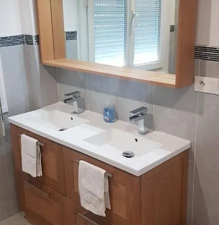 Privatunterkunft Avec Salle De Bain Privee *